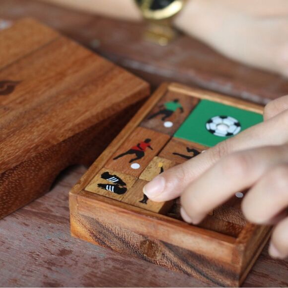 Siam Mandalay wooden soccer game puzzle - Picture 4 of 12